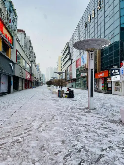 近48小时天气预报，寒潮冷空气来袭，部分城市持续出现大雨大雪  -图3