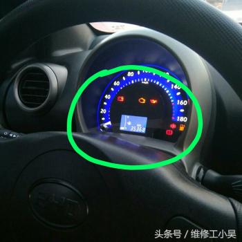 三年三万五千公里的比亚迪F0汽车，车主说两万二拿下有点贵！  -图3