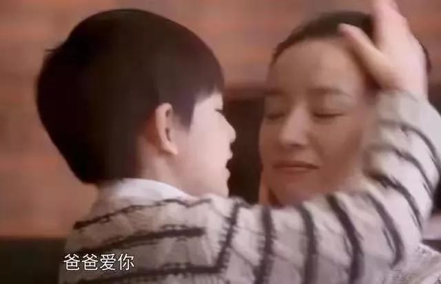 称呼儿子“爸爸”，带走梁朝伟助理，与王大治纠缠，董洁多荒唐？  -图1